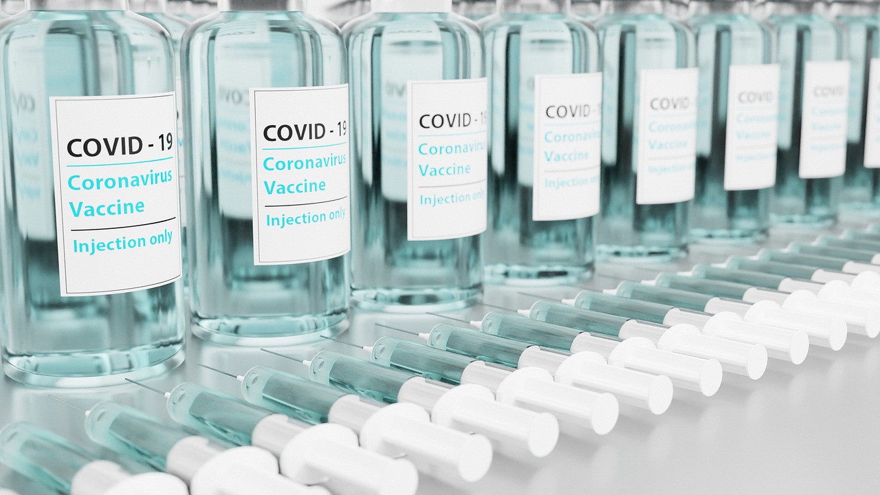 RFK Jr. Greenlights Unapproved Peptide Injections, Sidestepping FDA Oversight