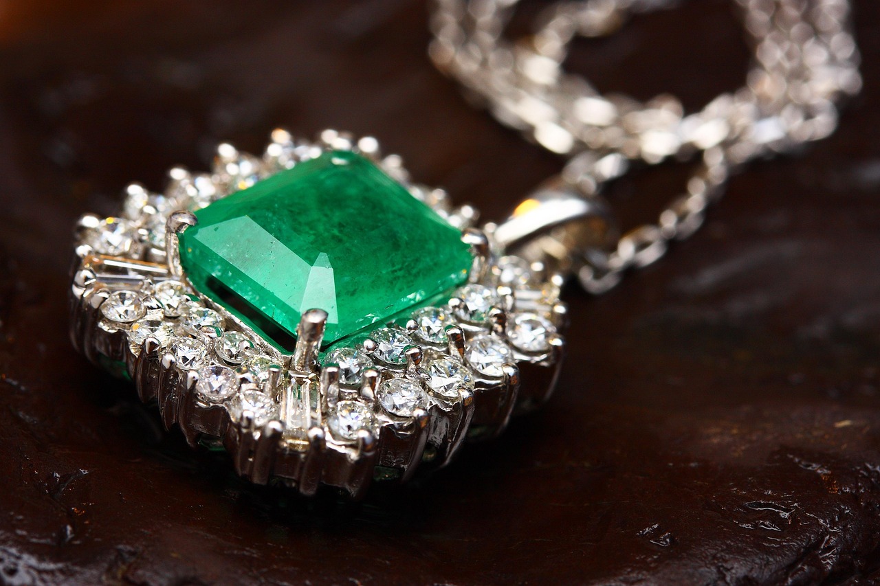 Kim Kardashian Borrows Elizabeth Taylor's Legendary Necklace as Birthday Surprise